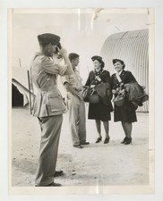 US Army Nurses Middle East 1942 British Soldiers WWII Combat WAC Photo J15055 picture