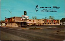 Vintage Grand Junction CO Travelodge Motel Postcard 1950s Chrome picture