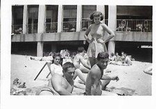 20th CENTURY Vintage SMALL FOUND PHOTOGRAPH Black And White ORIGINAL 411 40 D picture