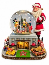 Vtg 2003 Macy's Thanksgiving Day Parade Musical Water Globe Santa  CHARLIE BROWN picture