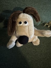 Vintage 1989 Gromit Dog from Wallace and Gromit plush picture