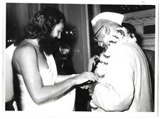 RARE India B Devendra Maharishi Mahesh Yogi MONK WITH AN MINISTER TOP 1967 PHOTO picture