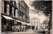 Saint Nazaire La rue Thiers Adjoining the Railway Station Square France Postcard picture