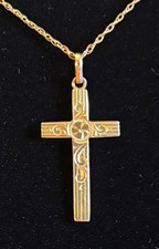 10K Gold Engraved Cross Pendent 1.15g Chain not included picture