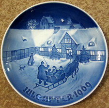 Bing & Grondahl 1969 7 inch Arrival of Christmas Guests collectible plate  picture