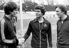 Otto Rehhagel greets goalie Uli Stein Bielefeld 10th of October 19- Old Photo picture
