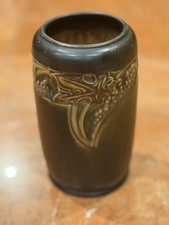 ROSEVILLE ROSECRAFT ART DECO VINTAGE GRAPEVINE LEAF GRAPES CLAW BROWN VASE MINT picture