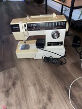 Vintage Singer 6234 Electronic Sewing Machine w/ Pedal - Tested picture