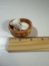 Vtg. 1970s Porcelain White Sleeping Cat Kitten in Tan Basket *1.5