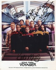 STAR TREK VOYAGER Autograph Full Cast Signed 8X10 Photo w/ COA 1995 Season One picture