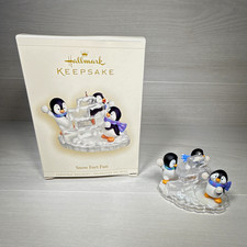 Hallmark Keepsake Snow Fort Fun Penguin Hanging Ornament 2006 MPN QXG2803 picture