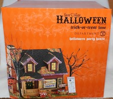DEPT 56 HALLOWEEN PARTY HOUSE TRICK OR TREAT LANE HALLOWEEN SNOW VILLAGE 4051008 picture