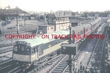 UK RAILWAY PHOTOGRAPH OF CLASS 25 D5291. RM25-316 picture