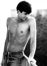 ANTHONY PERKINS - Shirtless Bare-Chested Film Actor  - 5 x 7 in Reprint picture