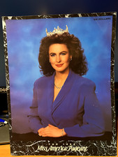 1992 Miss America Pageant Program - Very FINE condition. Souvenir Program picture