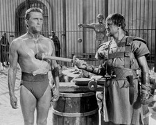 Kirk Douglas A Scene From The Movie Spartacus Stanley Kubrick 1960 Old Photo picture