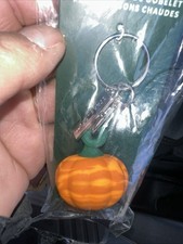 STARBUCKS REUSABLE HOT CUP LID STOPPER PUMPKIN KEYCHAIN 2025 BRAND NEW picture