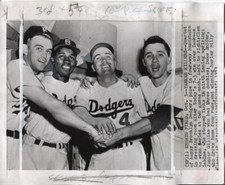 1953 Press Photo HoFer Duke Snider w Teammates Clem Labine Junior Gilliam WS Win picture