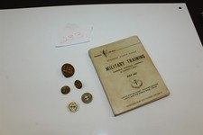 Vintage Retired US Military Collectibles - Lapel Pin, 4 Buttons & 1967 Guide picture