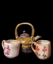 3pc Studio Pottery Tea Set Signed Tetsue Floral Cups Overhead Handle Mingei Pot picture