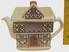 Sadler  Porcelain Tea Pot English Country Houses shape “Tudor House” #4437 picture
