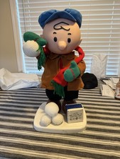 Vintage 1998 Santa's Best Animated Charlie Brown Throwing Snowballs NICE picture