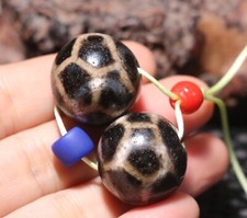 Pair Energy Tibetan old Agate Turtle Shell Round Big Ball Sphere Carving 25MM Zy picture