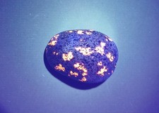 Fluorescent Sodalite ( Yooperlite )   1.7 oz.  A Nice Bright Yooperlite Stone picture