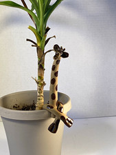 Vtg 80s handmade Ceramic Giraffe pot hugger/sitter 6in NOS unused picture