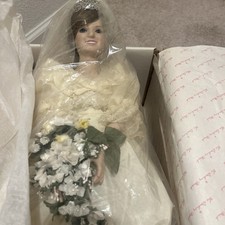 Rare Vintage 1985 Danbury Mint , wedding gown, crown & veil, bouquet.  Orig box picture