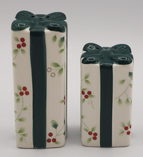 Pfaltzgraff Winterberry Presents Salt Pepper Shakers 4 1/8