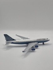 United Airlines Boeing 747 Model Airplane picture