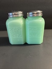 Vintage TPC Jadeite Green Glass Salt & Pepper Shaker Set Classic Kitchen VGUC picture