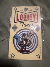 VTG 1995 Rare Warner Bros. Wile E. Coyote & Road Runner Enamel Pin Looney Tunes. picture