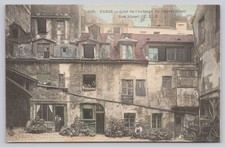 Vintage Paris Cour de l'Auberge du Cheval Blanc Rue Mazet Postcard picture