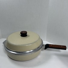 Vintage KF Kitchen Fair Cast Aluminum Frying Pan Skillet Almond 12” Inch picture