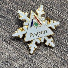 Vintage Aspen Colorado Ski Resort Snowflake Green Leaf Pin Gold Toned Tie Tack picture
