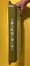 Pyrex #933 Crazy Daisy Spring Blossom Vintage Green Lasagna Casserole Pan 13x9x2 picture