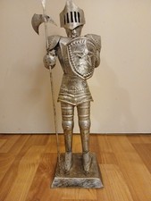 Metal Tin Knight 14.5