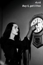 VAMPIRA - 4x6 Publicity Photo 🟣Vintage Collectible Horror Host Portrait picture