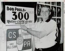 1962 Press Photo Bob Poole beams over game he played at Celebrity Sports Center picture