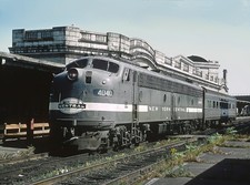 Ex-NYC E8A 4040 w Penn Central train 405, at Worcester, MA 1968 8.5 x 11 Photo picture