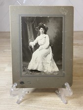 Lot 4 Vintage Photos Young Women Ladies Portrait Snapshots Vernacular Ephemera picture