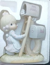 Precious Moments Good News Is So Uplifting Porcelain Figurine Enesco 1991 New picture