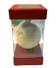 Annual LENOX 2000 Merry Christmas Porcelain Ball Ornament w/ Box picture