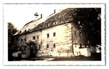 Original 1920s- View of Barn In Pennsylvania Snap Shot Photo (2.5in X 4.5in) picture