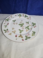 Wedgwood Bone China Wild Strawberry Pattern 10 3/4