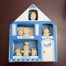 Rare 1974 Pillsbury Playthings Play House Poppin Fresh Family Figures Doll House picture