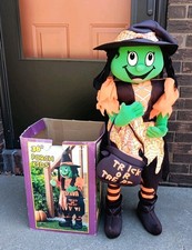 VINTAGE Halloween Witch Porch Kids Door Greeter 36