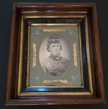 Original Civil War Era Soldier Portrait Photo 1860s Antique Walnut Gilt Frame picture